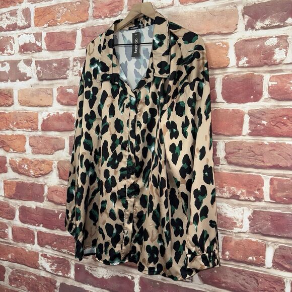Boohoo Tunic Top Women's Size 22 Multicolor Leopard Animal Print Satin Button Up - Picture 3 of 10